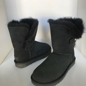 Black Boots Bailey Button